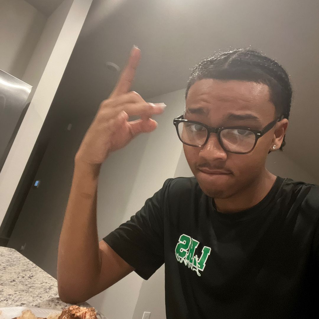 curlyyheadloyalightskin